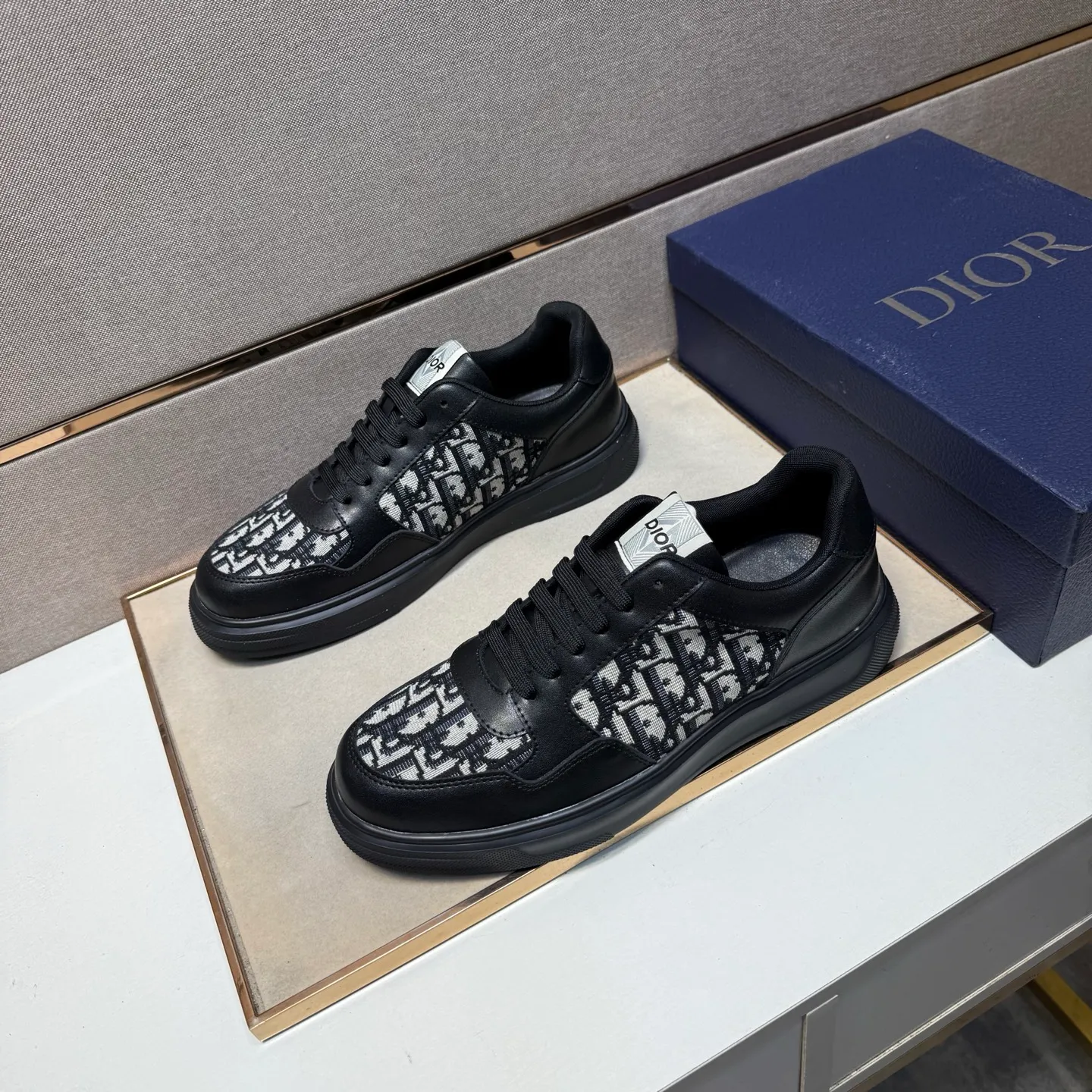 ⬛️Men's shoes 💰p400 [Dior~] Men's casual shoes 2025z cabinet sales simultaneously 🔶Size: 38-44 #️⃣ 🔷2 colors🔜The upper is made of multi-material splicing➕Mesh lining, comfortable and breathable, sole: original comfortable and wear-resistant outsole, ⚠️real thing📱photographed🎬real thing is better📢📢📢
